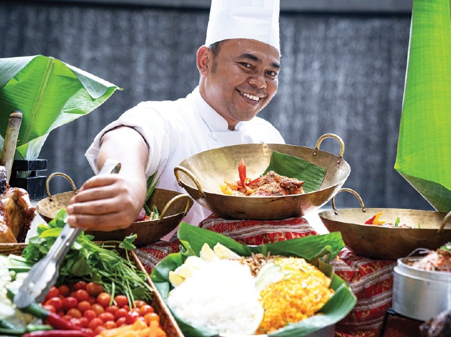 QThe buffet is specially prepared by a team of chefs led by Chef de Cuisine Zaharullail Ashari.