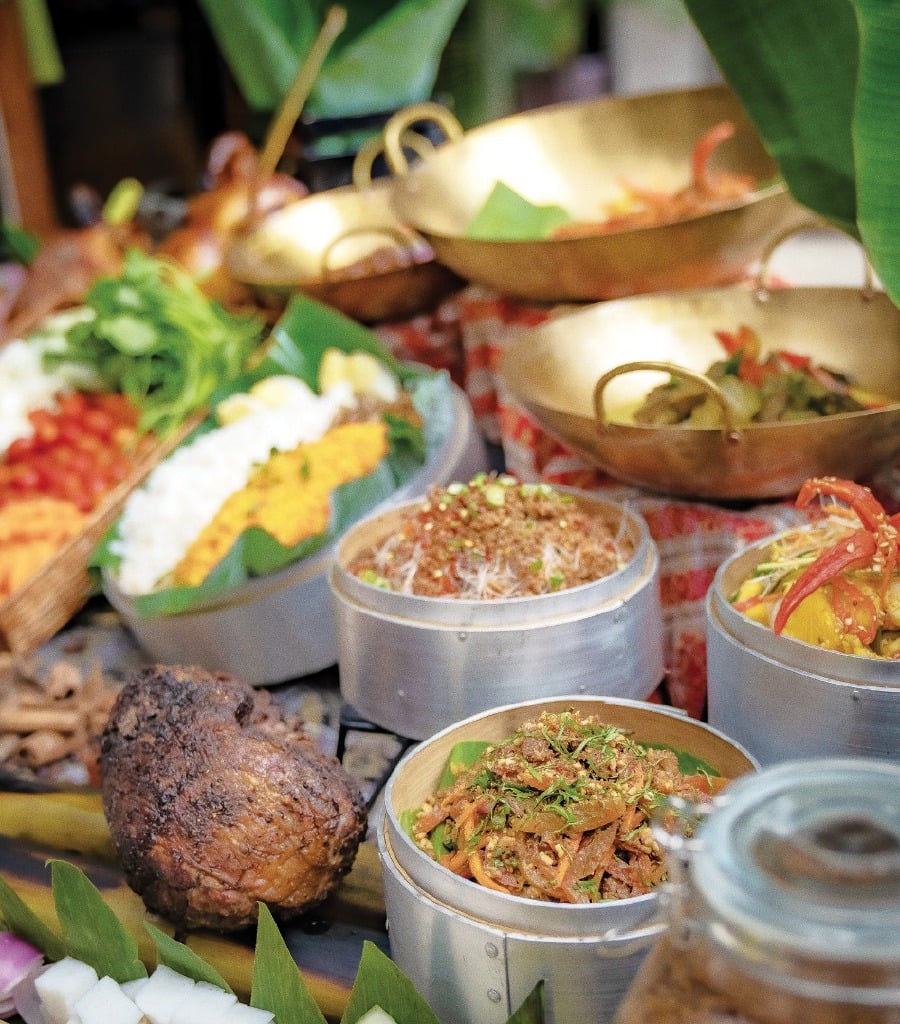 Feast on a variety of home-cooked dishes and hawker favourites.