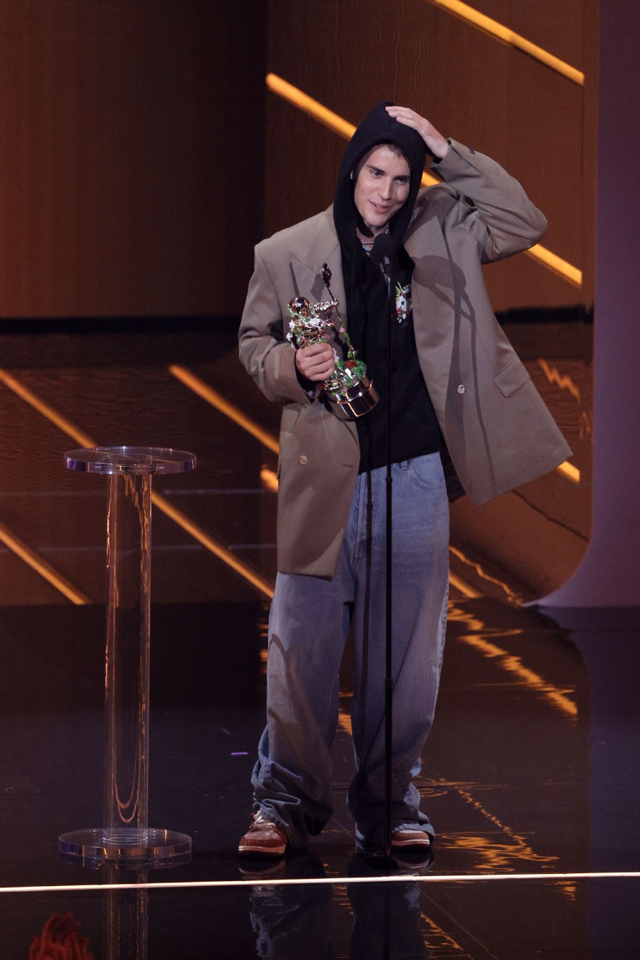  Justin Bieber accepts the Artist of the Year award onstage during the 2021 MTV Video Music Awards at Barclays Center on September 12, 2021 in the Brooklyn borough of New York City. - AFP PIC