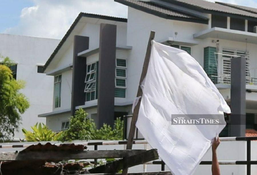 Residents in Kuantan raise white flag for help, only to be told to 