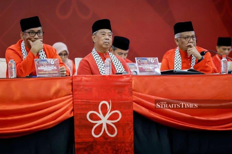 The supreme leadership council is adhering to the resolutions of the Extraordinary General Meeting on Nov 25, 2023, which unanimously decided that Tan Sri Muhyiddin Yassin would remain as president in the upcoming election.- BERNAMA PIC