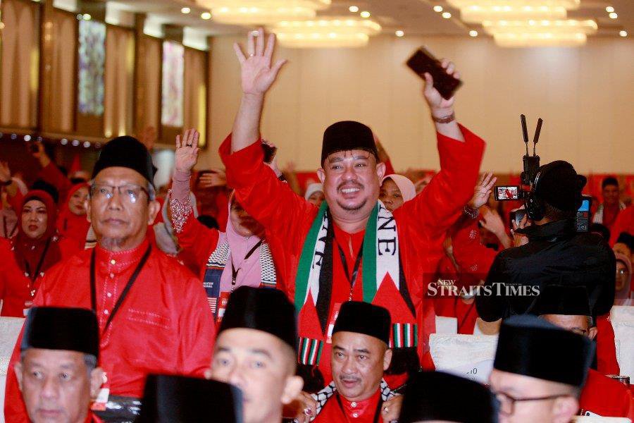 Bersatu has unanimously agreed to reject the decision made by its president Tan Sri Muhyiddin Yassin to not defend the latter’s post. - NSTP / FAIZ ANUAR