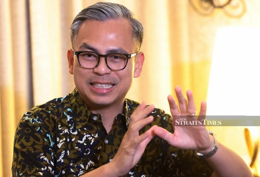 Communications Minister Fahmi Fadzil clarified that neither his ministry nor the Malaysian Communications and Multimedia Commission (MCMC) issued any directives regarding Khairy’s social media content. Bernama pic