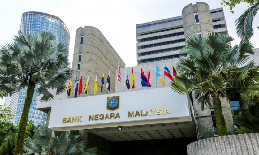 The international reserves of Bank Negara Malaysia was up 0.4 per cent as at May 15 compared to April 30. (Bernama pic)