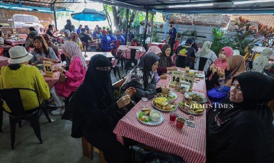 Cafe Salim is a hawker-style cafe in Jalan Paip, Meru. - Pic by Bernama