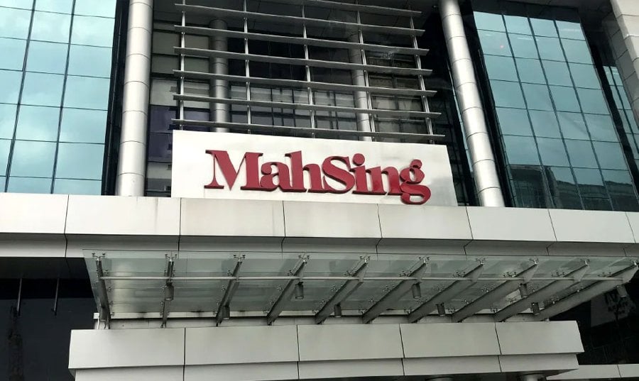 Analysts have maintained their *Buy" call on Mah Sing Group Bhd after it sealed a deal to buy a 2.5 hectares of leasehold land in Taman Desa here for RM108 million from Dewan Bandaraya Kuala Lumpur (DBKL).