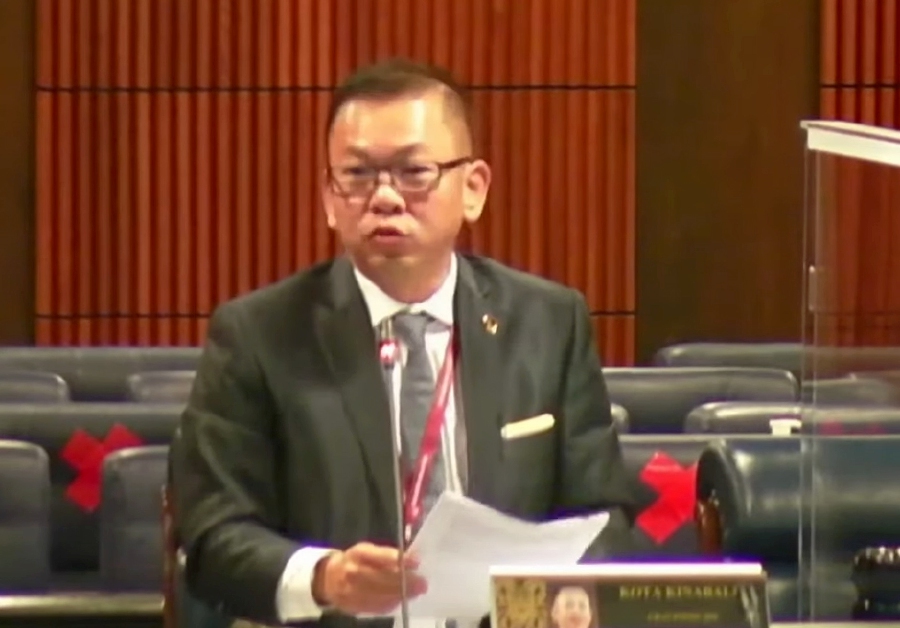 Kota Kinabalu member of parliament Chan Foong Hin said the power outage at Queen Elizabeth Hospital here yesterday had forced at least one surgery to be stopped midway pending transfer to another hospital. 