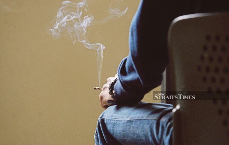Some 41 per cent of adult smokers in Malaysia have no plans to quit the habit, a survey has found. - NSTP/ZULFADHLI ZULKIFLI.