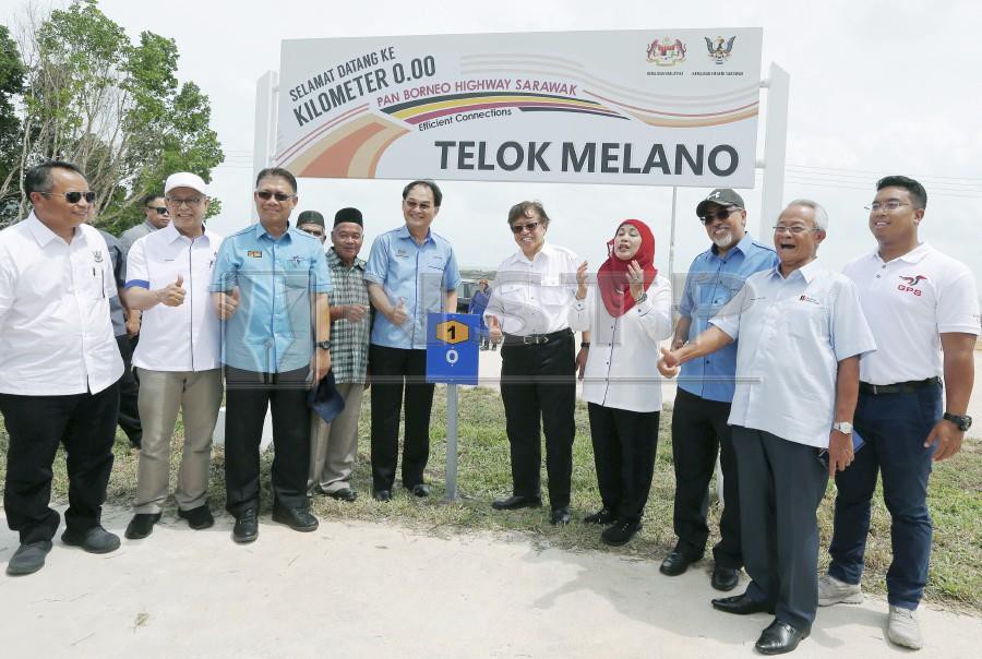 Sarawak Chief Minister Datuk Patinggi Abang Johari Abang Openg with Works Minister Baru Bian during the launch of the Sarawak Pan Borneo Highway for the Telok Melano-Sematan alignment. - NSTP/NADIM BOKHARI