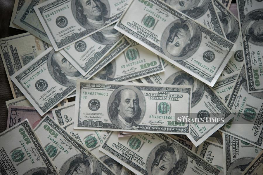 The dollar index dipped on Thursday but came off of a three-week low.