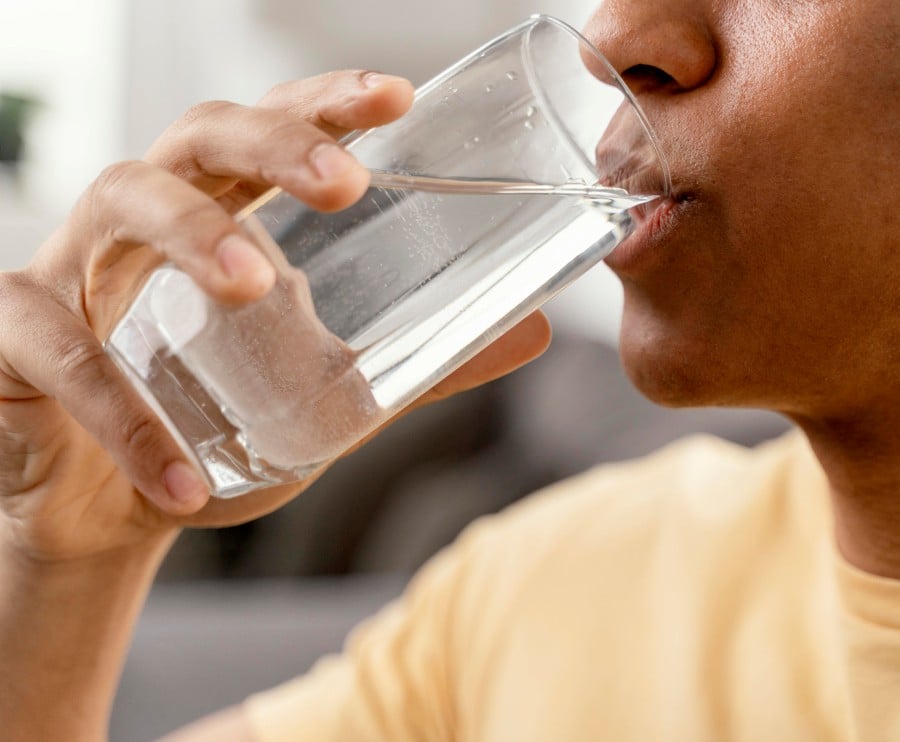 Staying hydrated is one way to prevent kidney stones. Picture: Created by freepik - www.freepik.com