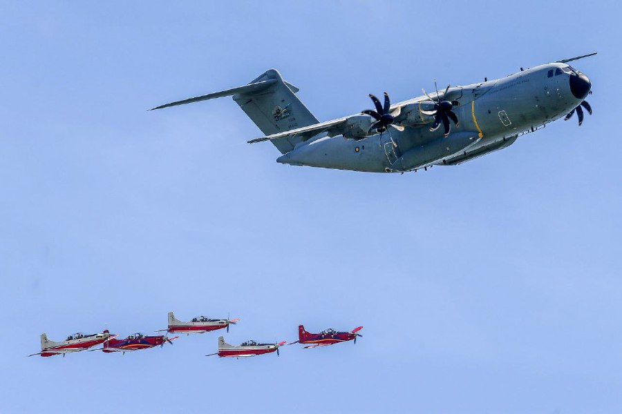  BUTTERWORTH: A Malaysian Air Force A400M aircraft and five Pilatus PC-7 MKII trainer aircraft train to fly in formation as part of preparations for the upcoming the Langkawi International Maritime and Aerospace (Lima' 23) Exhibition 2023 that will take place between May 23 to May 27 in Langkawi. - NSTP/DANIAL SAAD