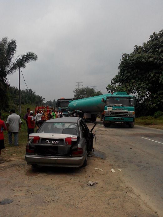 Family of four killed in accident with oil tanker | New Straits Times ...