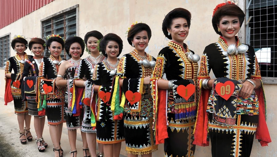  Kaamatan  boosts demand for traditional costumes New 