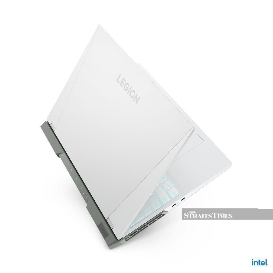 The Lenovo Legion 5i Pro laptop in Glacier White.