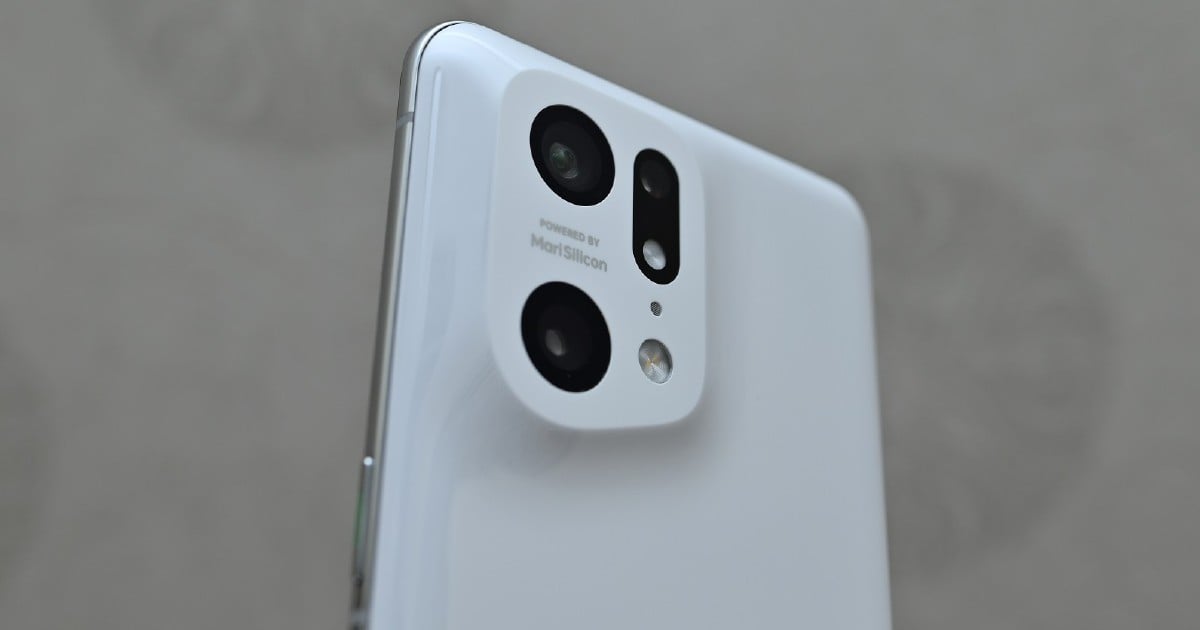 Oppo Find X5 Pro poses for the camera with reflective back -   news