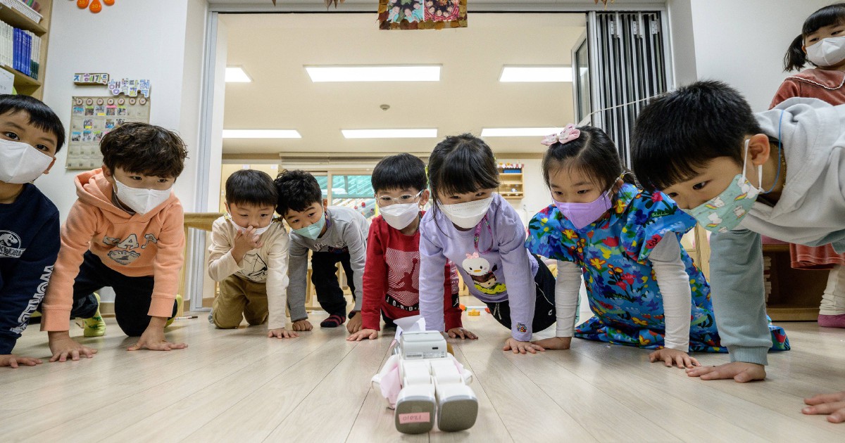 #TECH: Seoul Trials Pint-sized Robots In Nursery Schools | New Straits ...