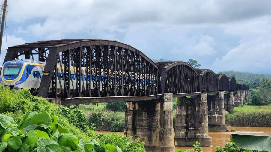A view of the Guillemard Railway Bridge. -- Pic from Guillemard Bridge Kusial River Tanah Merah FB