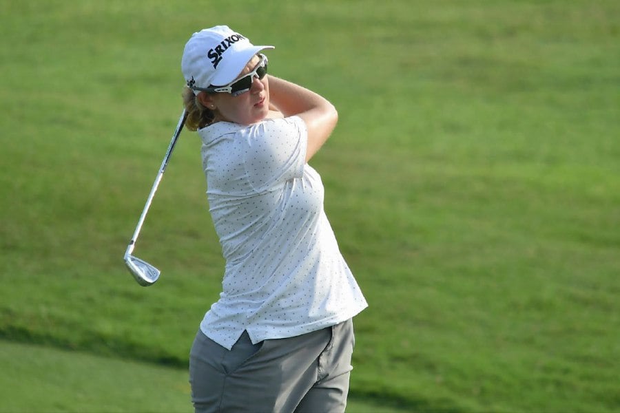 Ashleigh Buhai in action in today’s third round of the Maybank Championship at the Kuala Lumpur Golf and Country Club. - Pic courtesy of Maybank Championship 