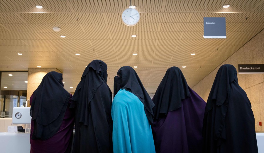 Dutch Ban On Burqas In Public Places Takes Effect New Straits Times Malaysia General 
