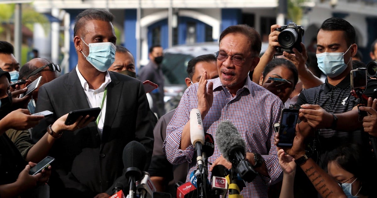 Anwar: Declaring state of emergency is 'descent into dictatorship ...