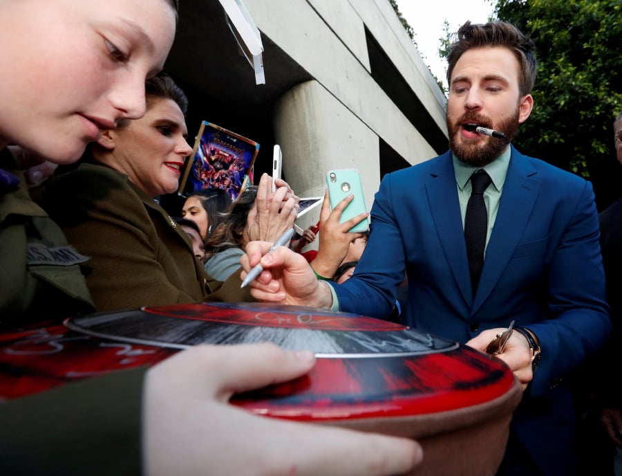 Avengers: Endgame World Premiere Cast Interviews 