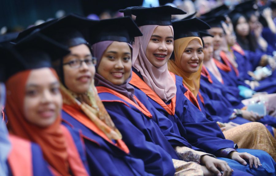 Najib Congratulates 5 Local Universities For Being Listed Among Worlds Top 300 New Straits 5637