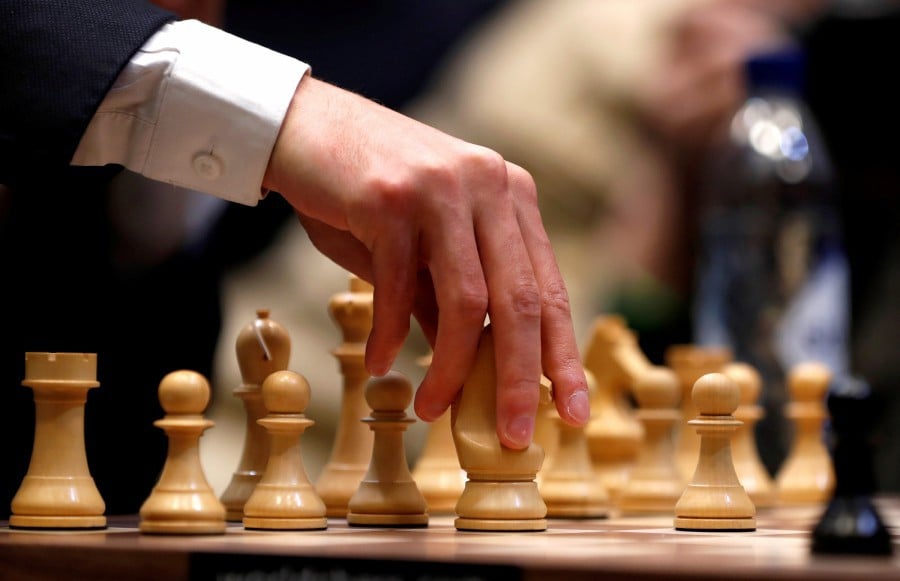 Study shows chess is a powerful tool against dementia (video)