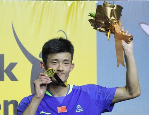 CHEN Long of China, won his maiden Maybank Malaysia Open title, following his win over compatriot Lin Dan in the men's singles final held at Putra Indoor Stadium, Bukit Jalil. Pix by Goh Thean Howe 
