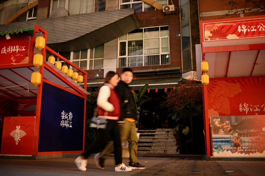 Lesbian videos of sex in Chengdu