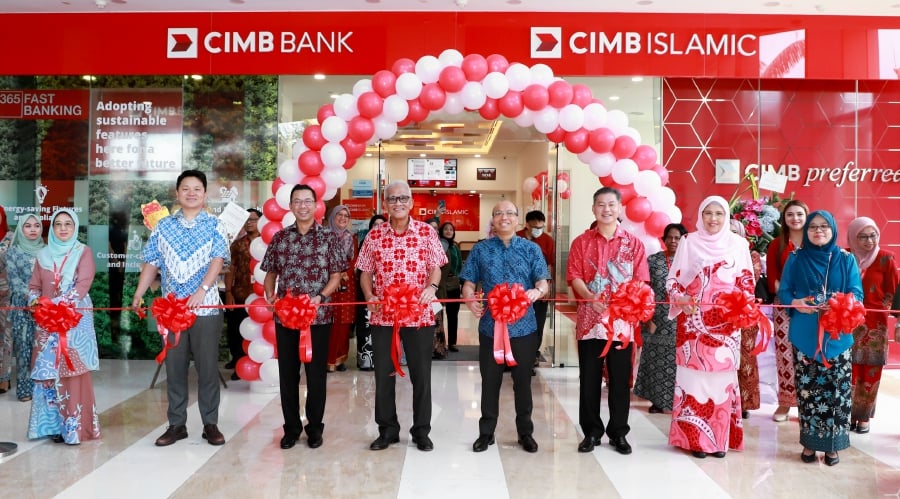 Cimb Group Unveils First Branch With Green Features New Straits