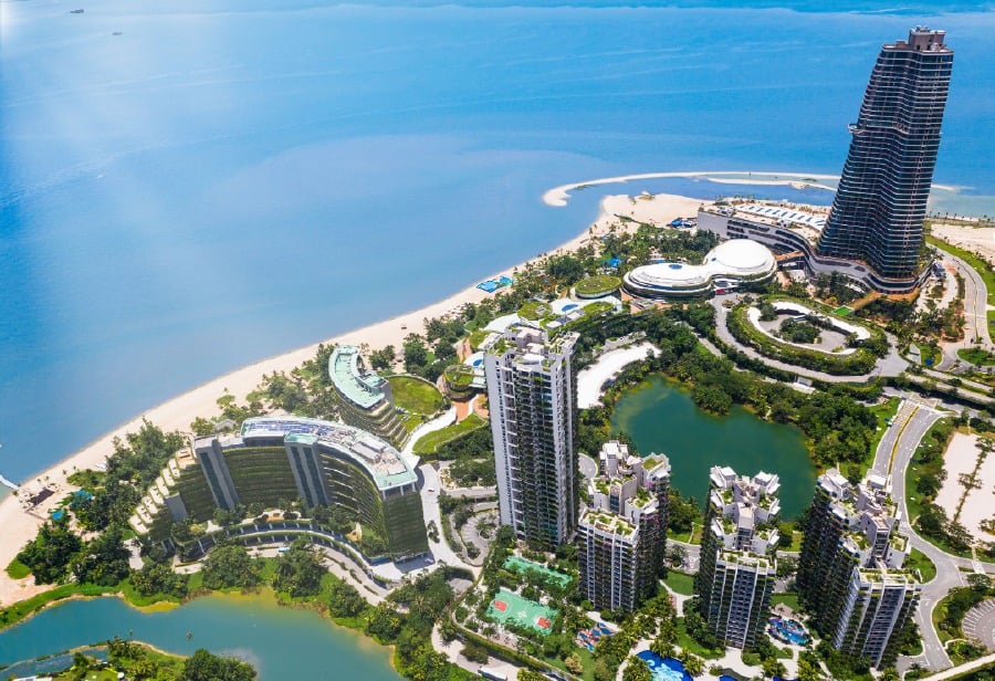 The US$100 billion Forest City in Johor is spread across 1,740 hectares, or four times the size of city-state Monaco. Image credit: www.forestcitycgpv.com