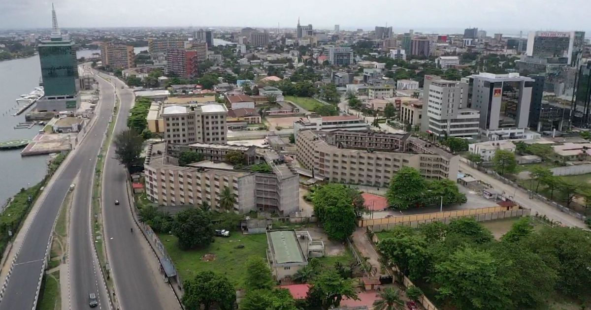 Nigerian workers riot over Covid-19 lockdown | New Straits Times