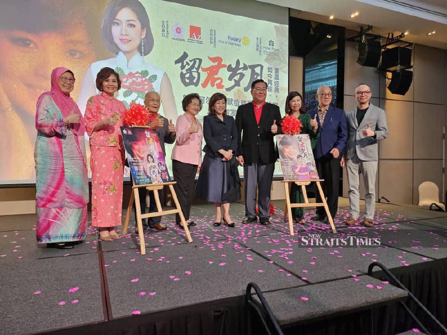 The Alzheimer’s Disease Foundation Malaysia (ADFM) office bearers were among those who attended the soft launch of the ‘Unforgettable Teresa Teng Charity Concerts’ today. Pic by Sarveashwari Veloosi
