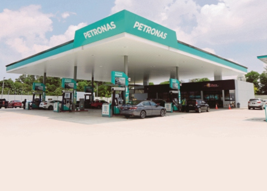 Revenue from the oil and gas sector has bolstered the nation’s economy, yet fuel subsidy challenges persist. - File pic credit (NSTP/Petronas)
