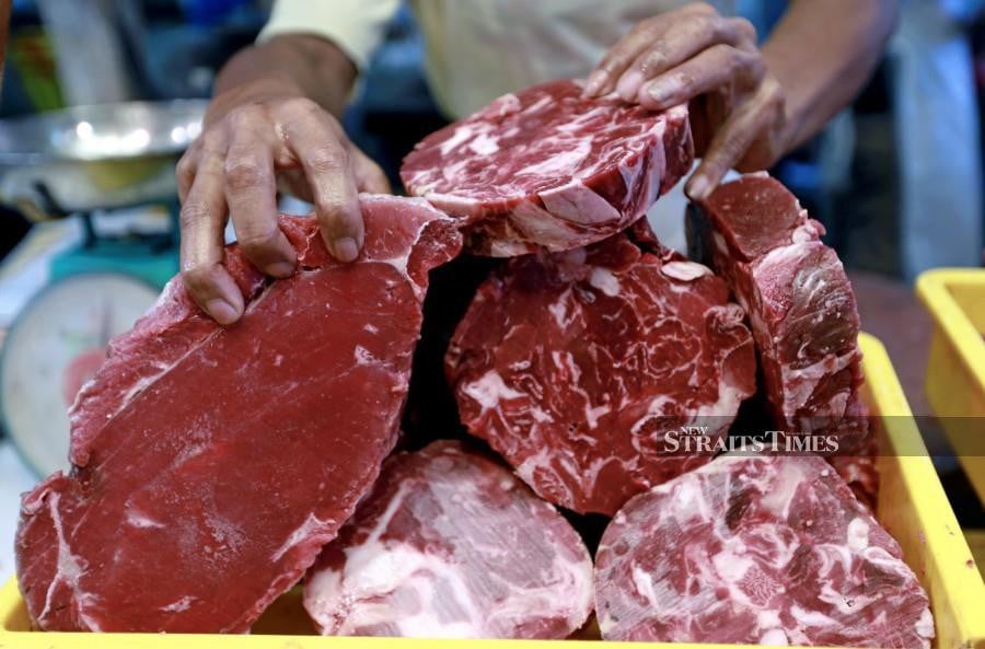 The Malaysian Anti-Corruption Commission (MACC) arrested a delivery agent in connection with the meat cartel scandal investigation. - NSTP file pic, for illustration purposes only