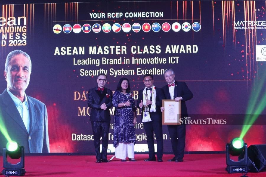 Datasonic Group Bhd's subsidiary Datasonic Technologies Sdn Bhd has won the Asean Master Class Award – Leading in Innovative ICT Security System Excellence at the 9th Asean Outstanding Business Awards 2023.  