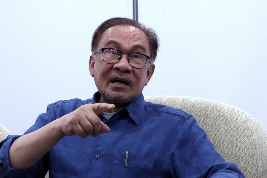 Prime Minister Datuk Seri Anwar Ibrahim claimed Felda did not receive any funds under the 2021 and 2022 budgets by the Perikatan Nasional (PN) and Barisan Nasional-Perikatan Nasional (BN-PN) government, respectively. - Bernama pic