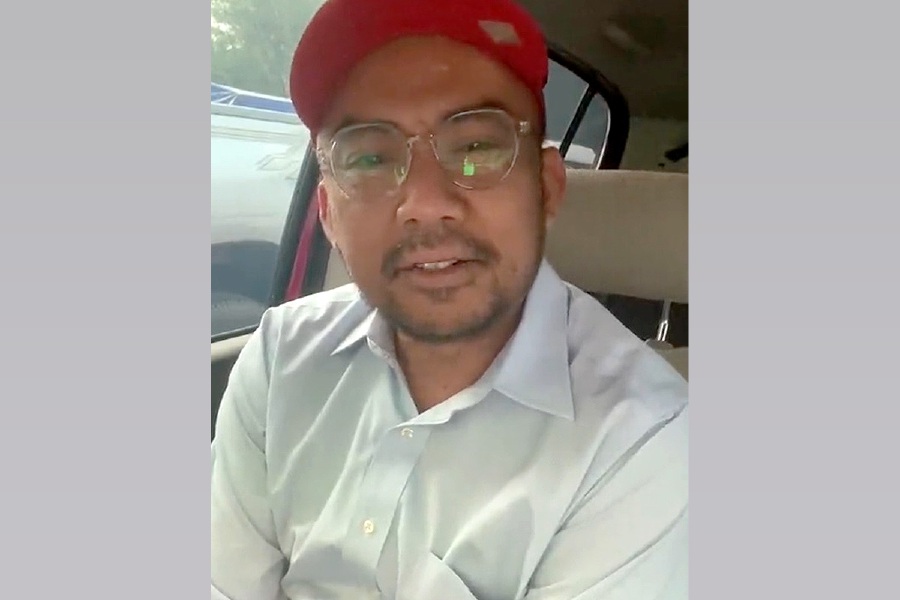 Datuk Red uploaded a message on TikTok in his efforts to find a job where he also requested assistance from any parties that are willing to help. - Pic from Tiktok