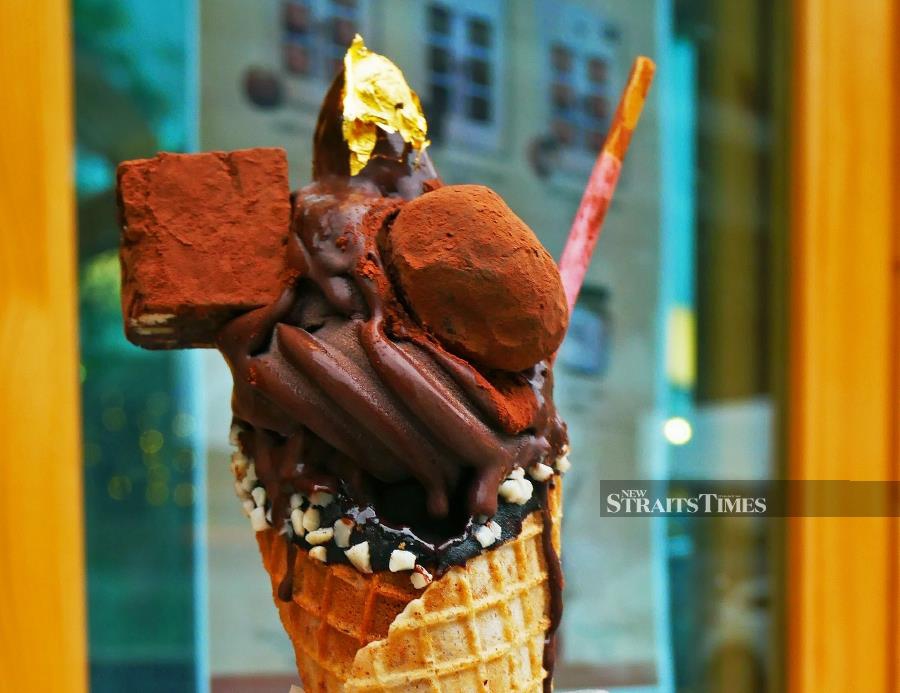 The ultimate 24K Black Gold Waffle Cone
