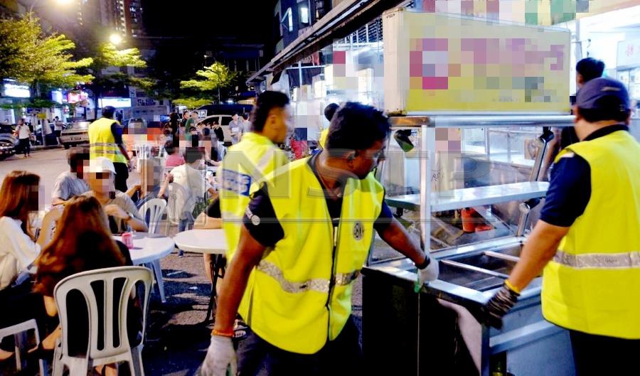 DBKL tows food trucks operating without licenses | New ...