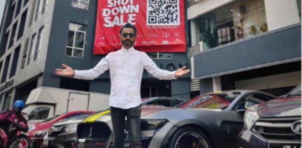 Showbiz Wak Doyok Gives Free Shirts To Frontliners Following Boutique Closure