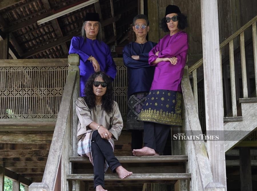 After more than three decades in music, legendary rock band Search has just come up with its first Hari Raya Aidilfitri song. – Pic courtesy of Universal Music Malaysia
