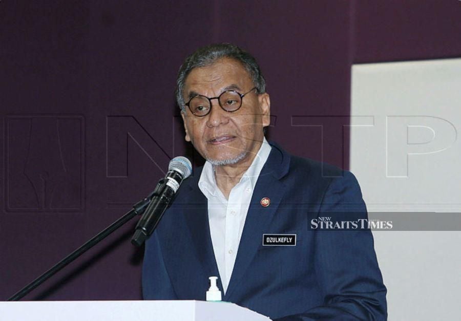 Previously, Health Minister Datuk Seri Dr Dzulkefly Ahmad said he would propose a solution to the non-recognition of graduates from the Parallel Pathway Programme. - NSTP/File Pic 