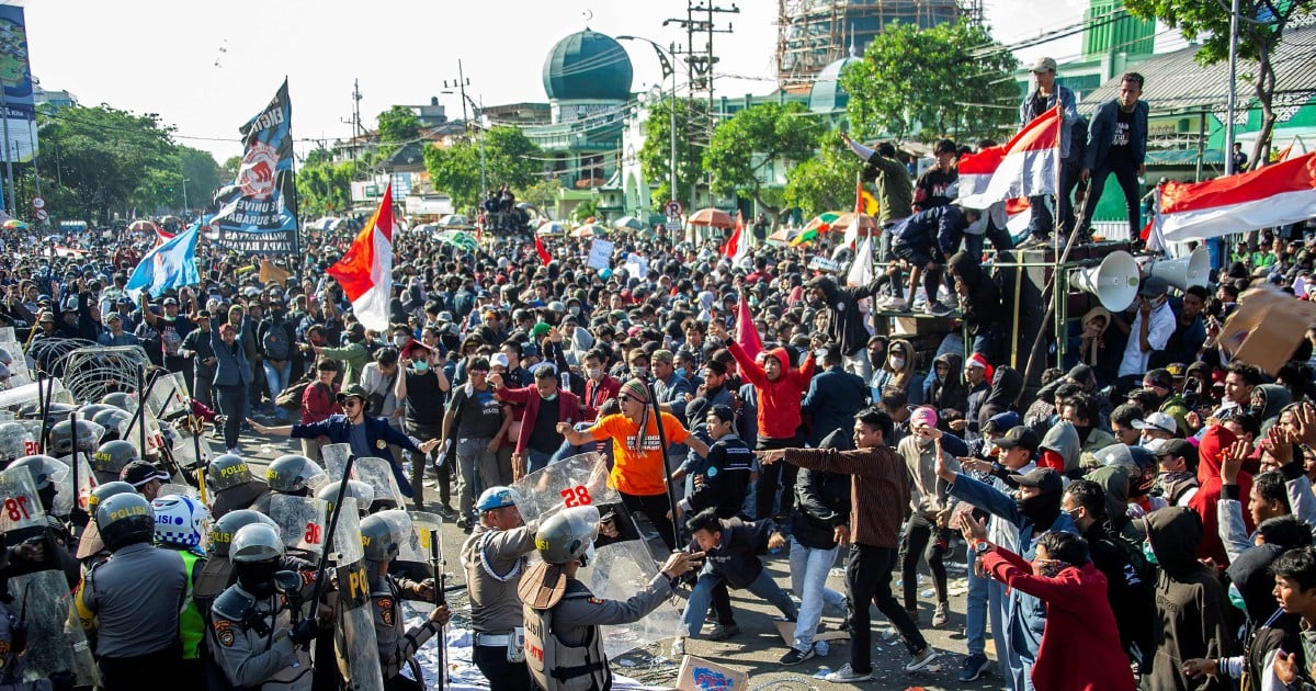 Indonesian Student Dies In Law-change Protests | New Straits Times