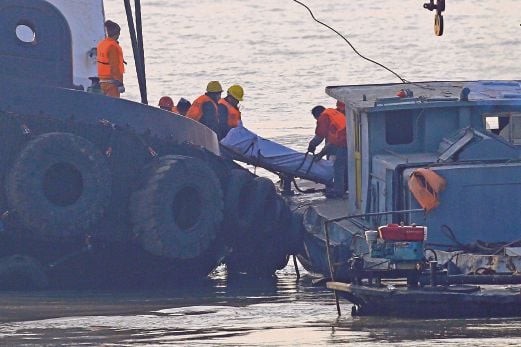 21 dead, 1 missing after tugboat sinks in China | New Straits Times ...