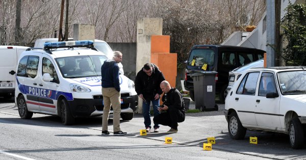 (Update) Two Dead As Suspected IS Gunman Takes Hostages In France | New ...