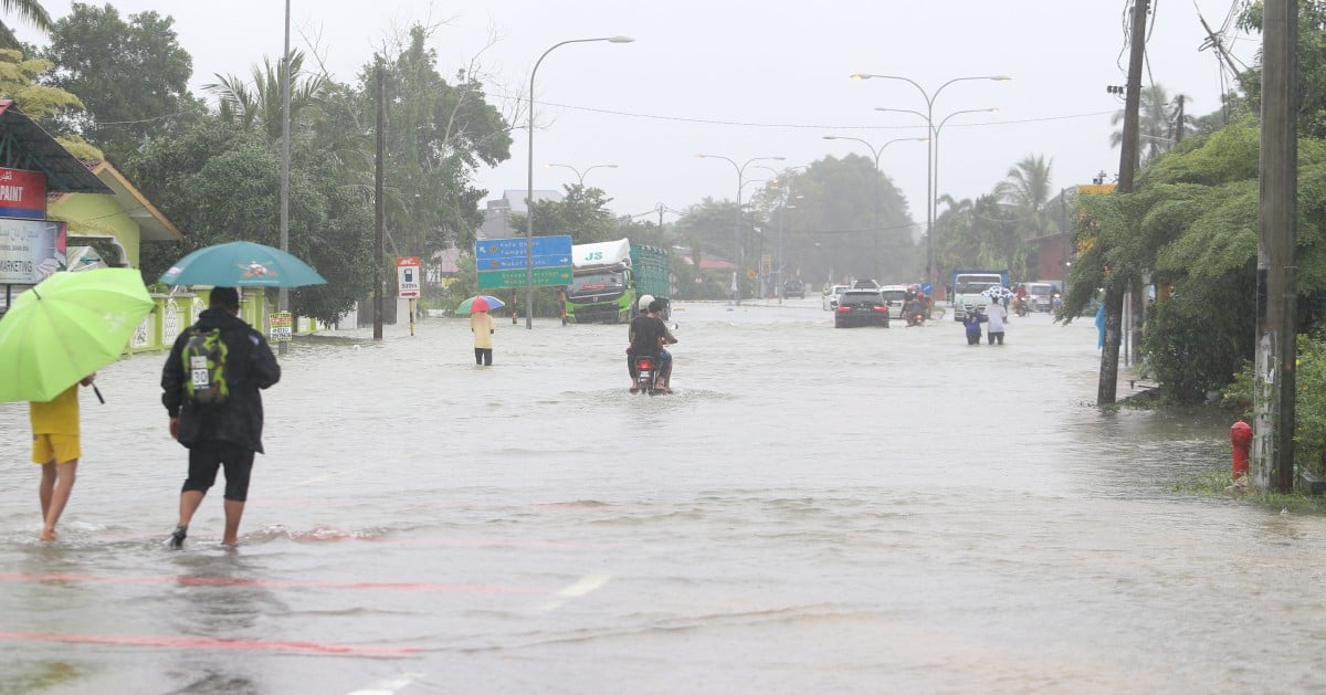 Tumpat residents facing 'worst flood in 31 years' | New Straits Times