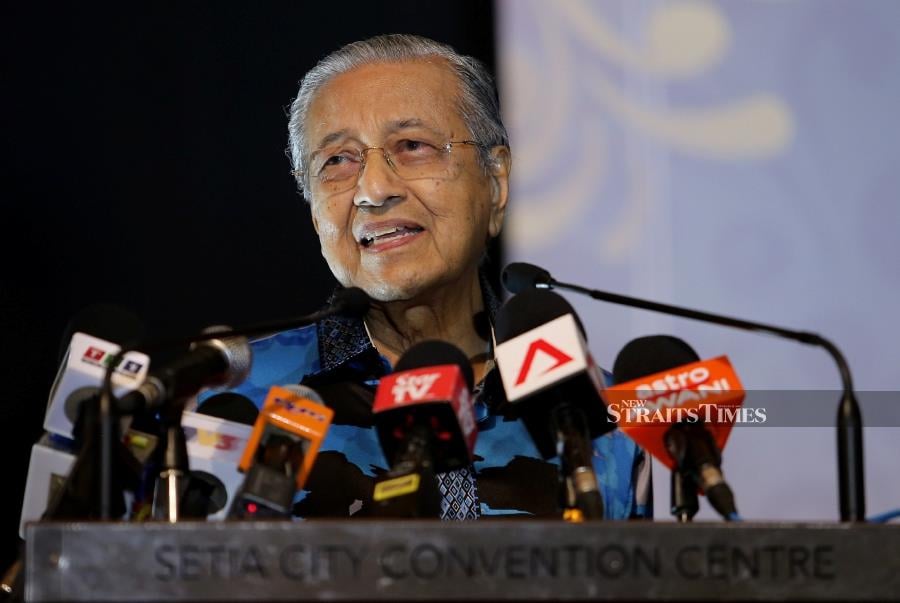 Dr Mahathir Urges Young Generation To Reject Corruption