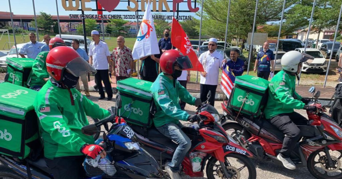 Food delivery riders send essentials to some 500 needy villagers under ...